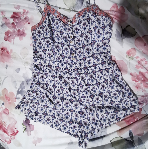 (2 for $40) American Eagle NWOT Multicolour Romper - Picture 3 of 6